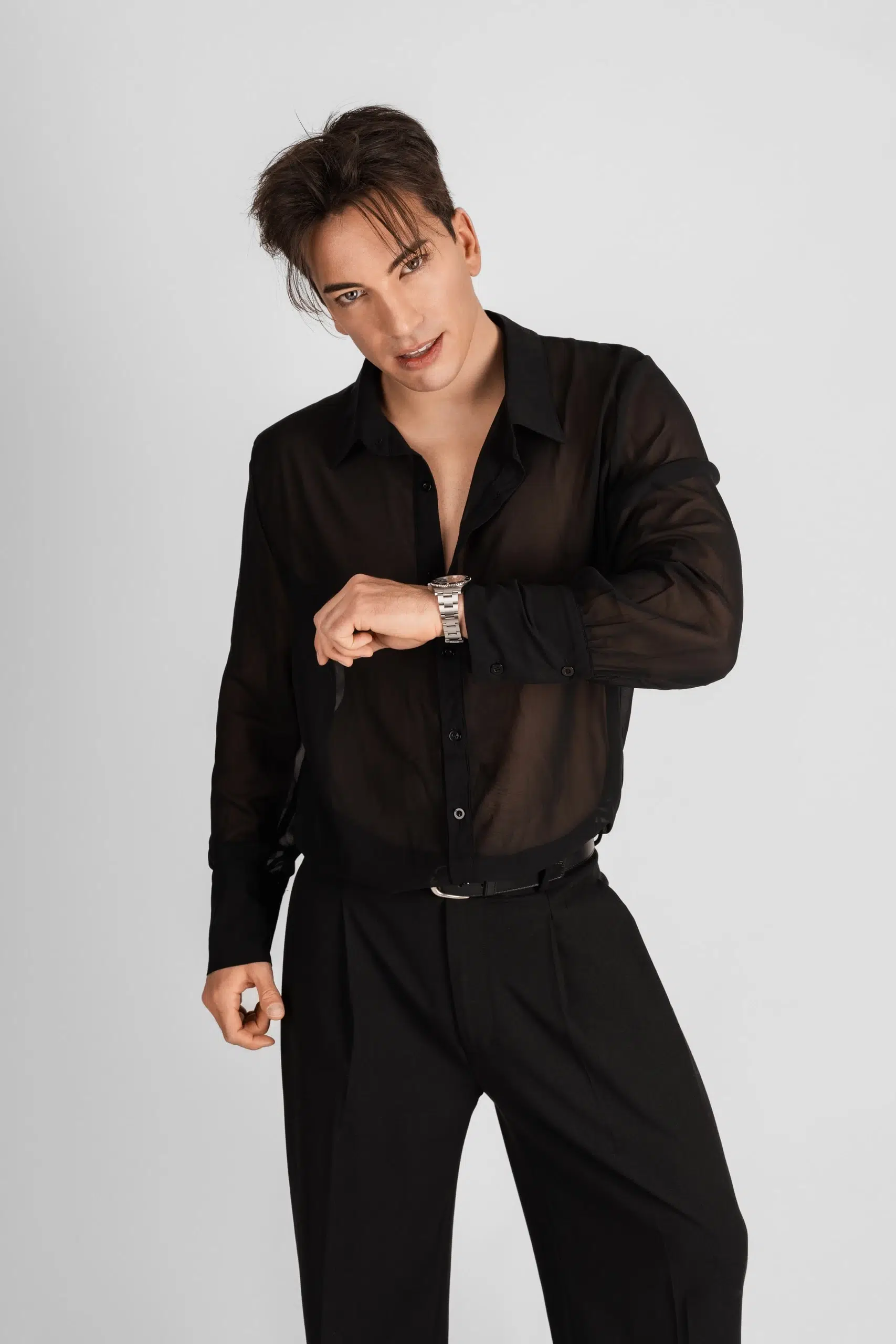 Shooting photo studio du magicien Adrien Wild pour son nouveau spectacle à l’agence WA Publicité - Mulhouse, Alsace